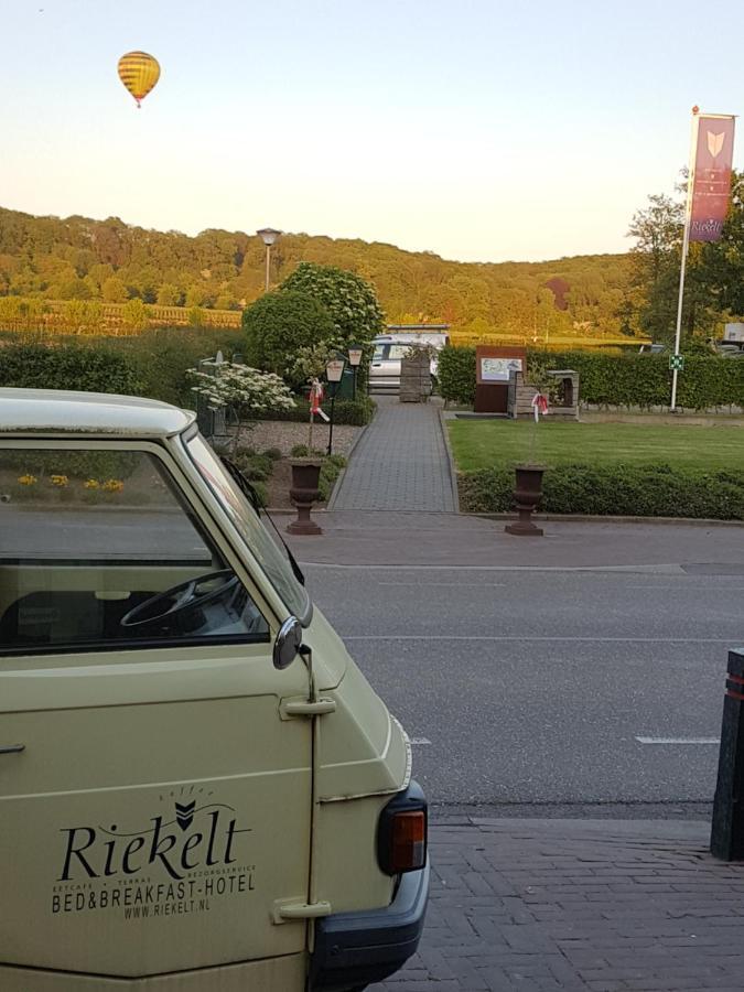 Frühstückspension - Eetcafe - Riekelt *